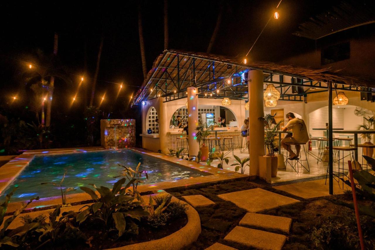 Hostel Mad Monkey Panglao Exterior foto