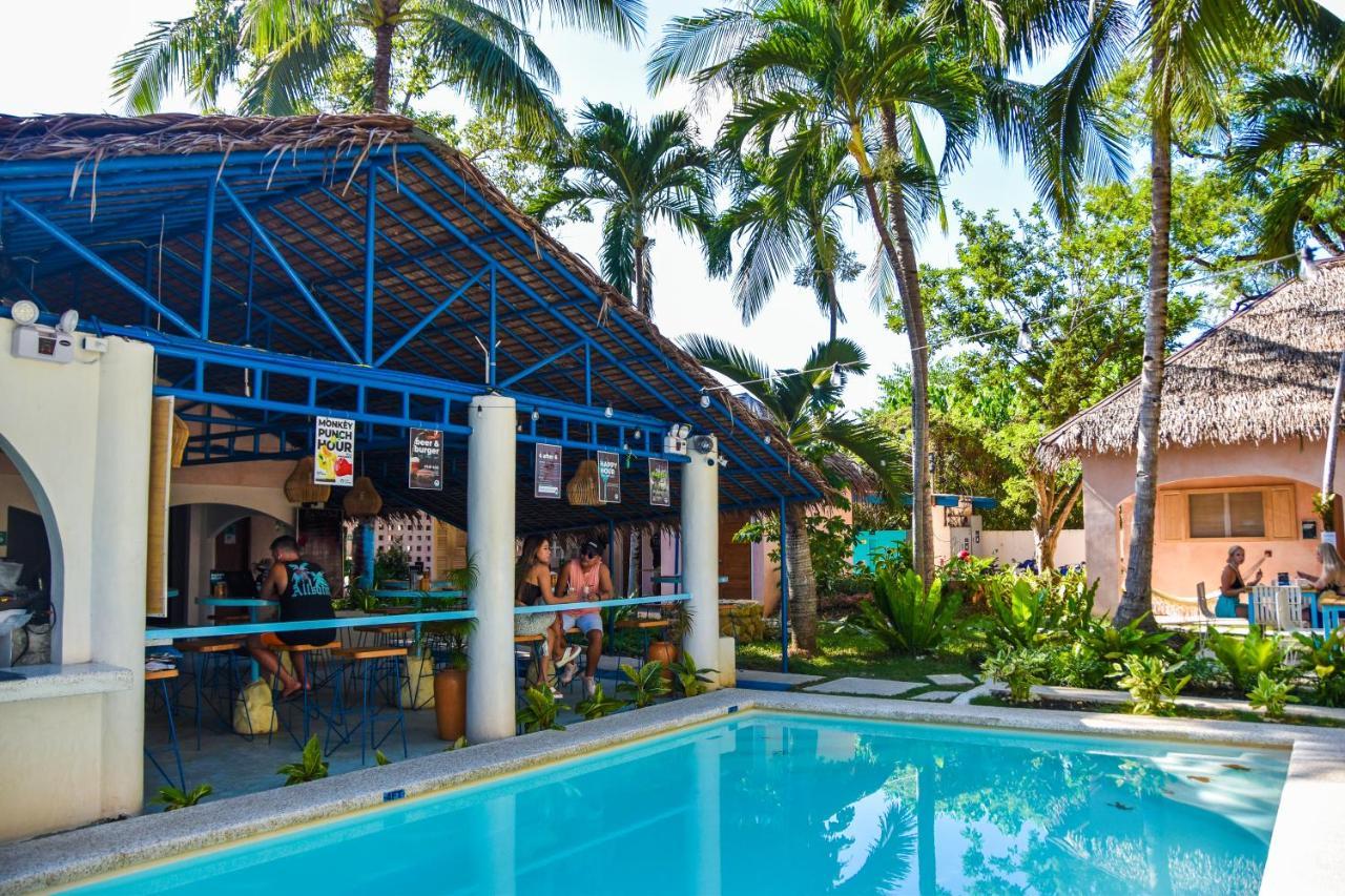 Hostel Mad Monkey Panglao Exterior foto