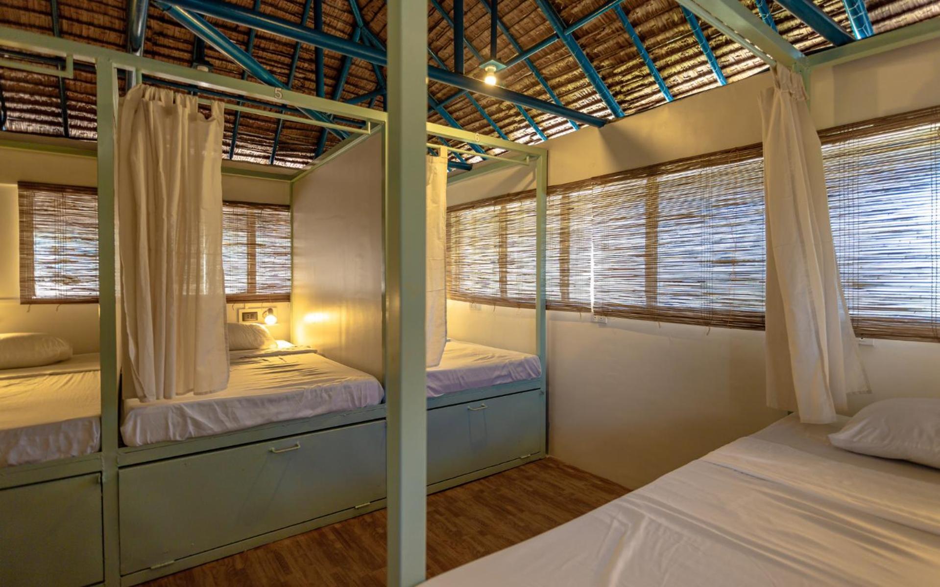 Hostel Mad Monkey Panglao Exterior foto