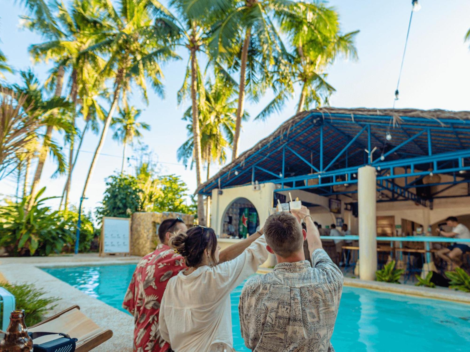 Hostel Mad Monkey Panglao Exterior foto