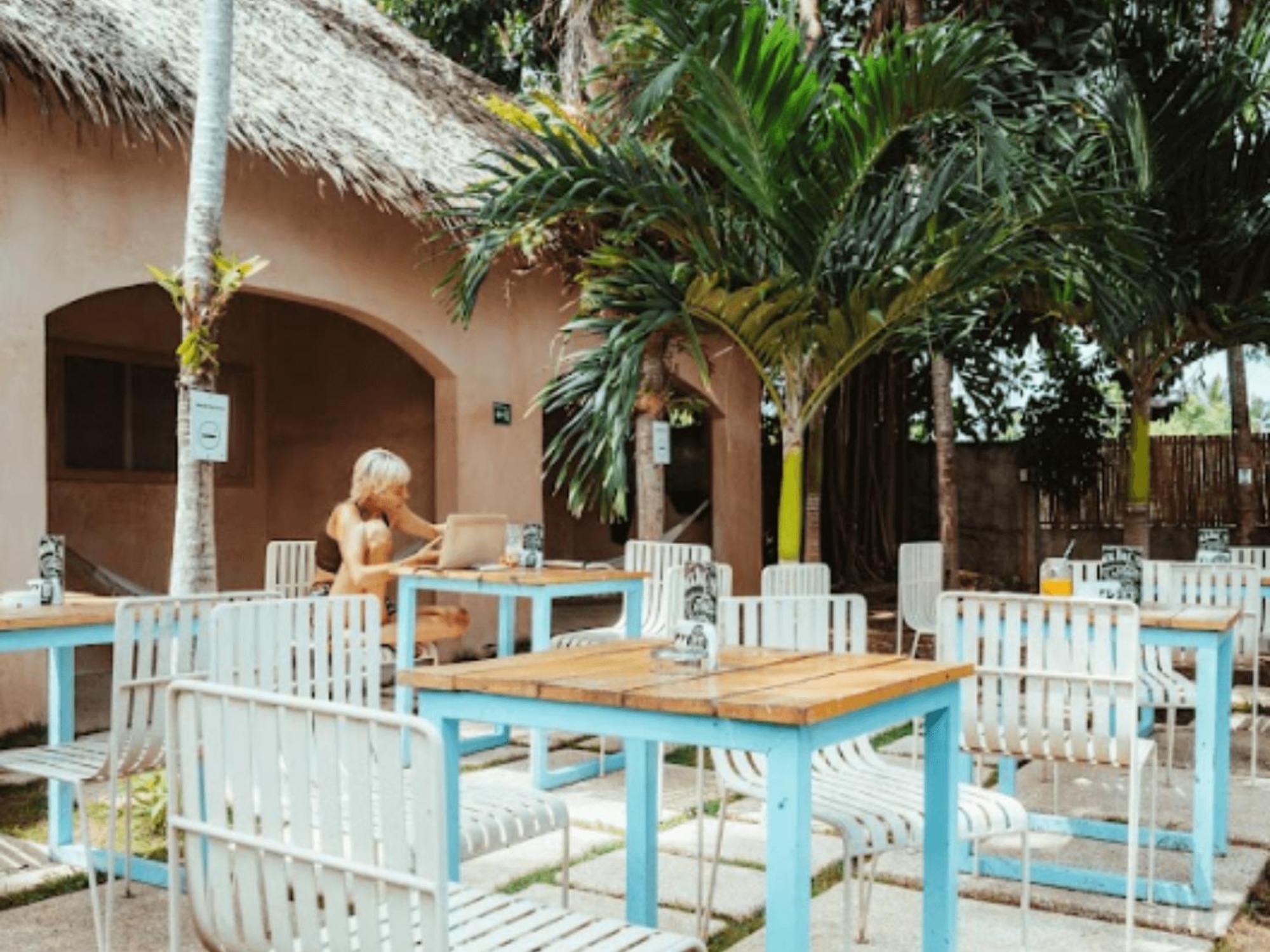 Hostel Mad Monkey Panglao Exterior foto